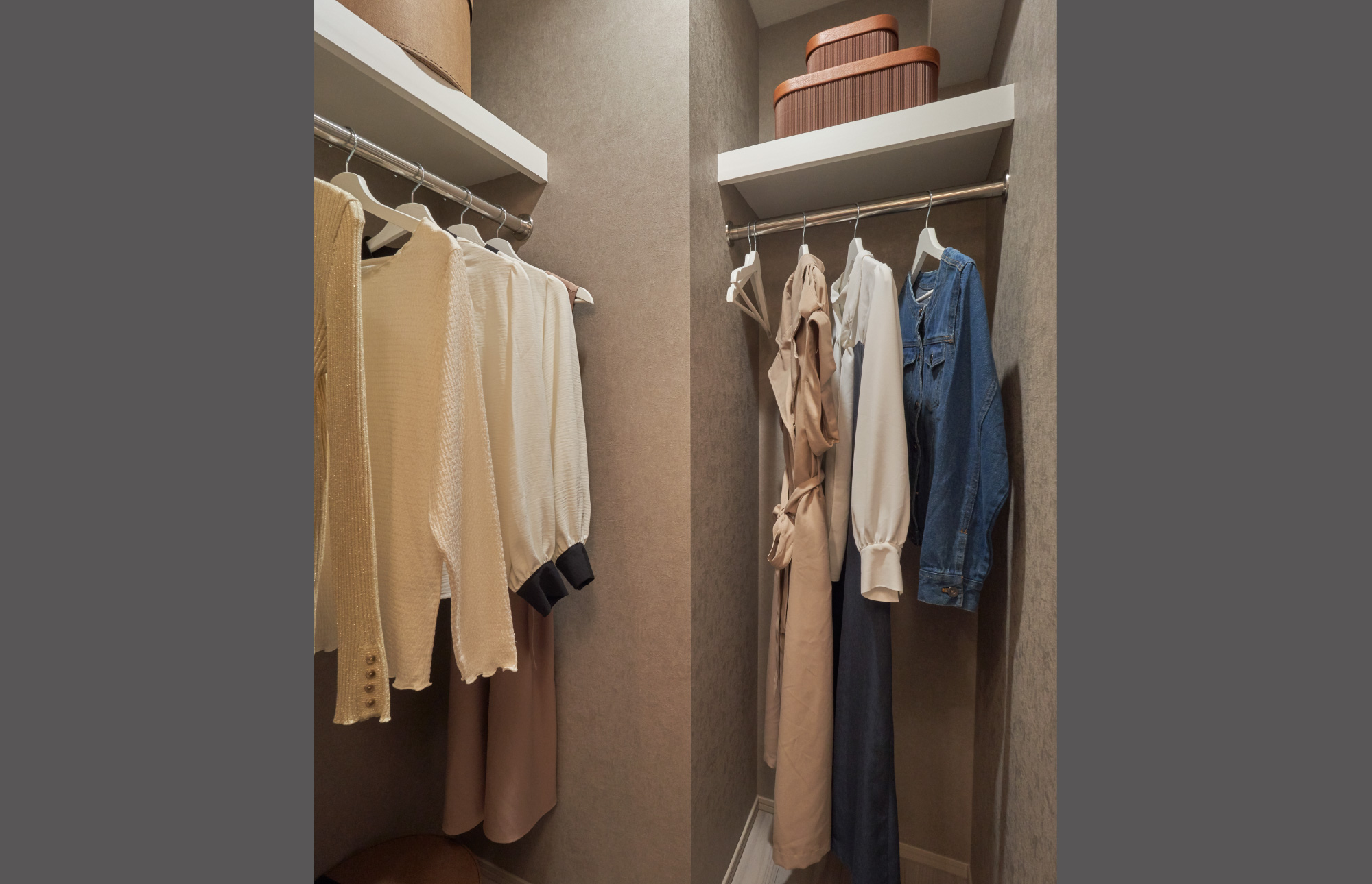 WALK IN CLOSET