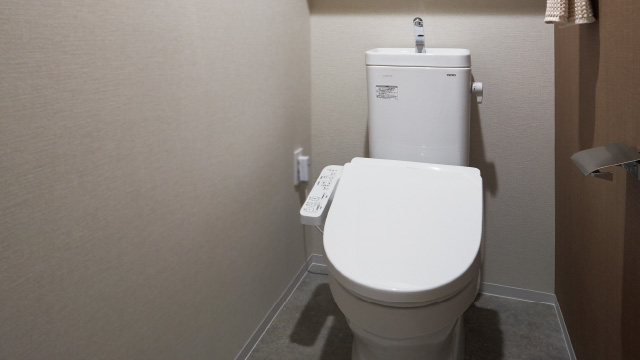 タンク式トイレ